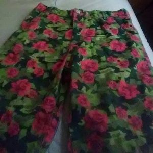 Mens rose camouflage shorts